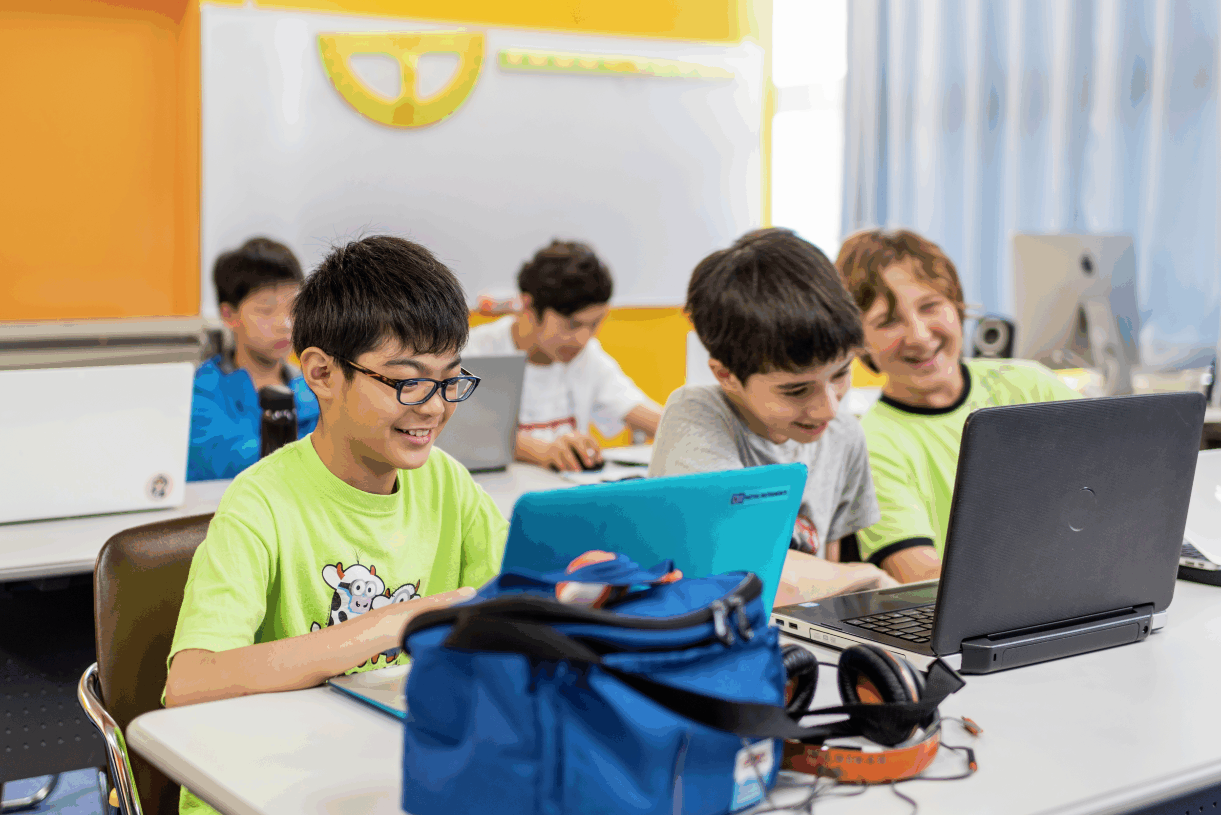 oyis-saturday-school-osaka-IT-lab-computer